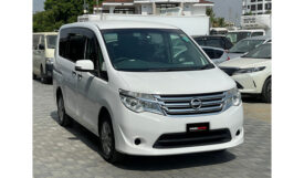 Nissan Serena 2015