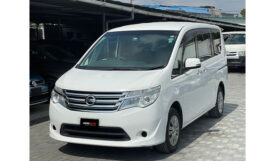 Nissan Serena 2015
