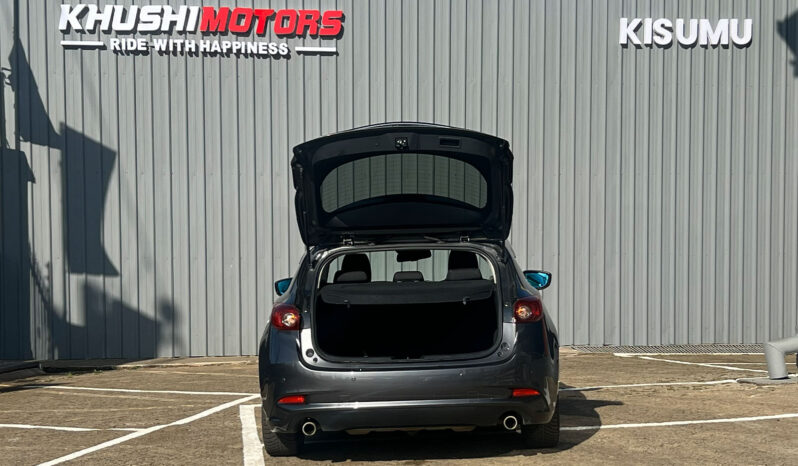 
								Mazda Axela 2018 full									