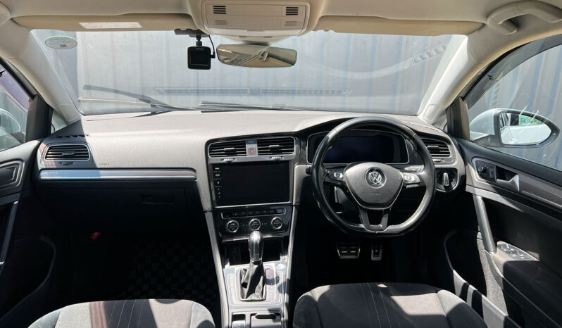 
Volkswagen Golf Alltrack 2018 full									