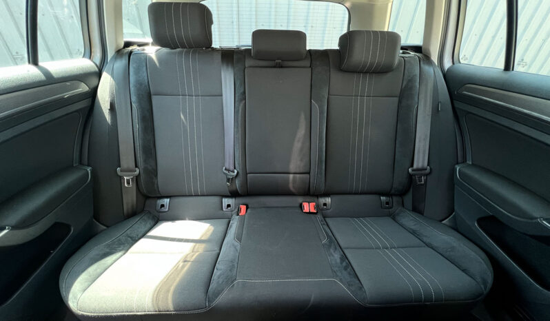 
Volkswagen Golf Alltrack 2018 full									