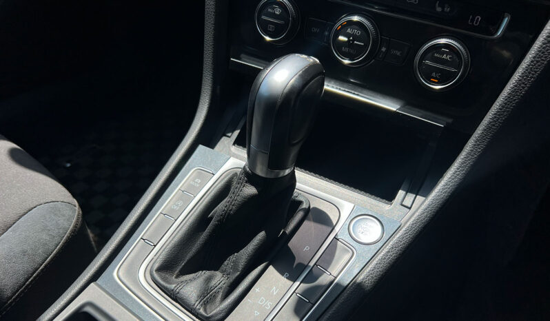 
Volkswagen Golf Alltrack 2018 full									